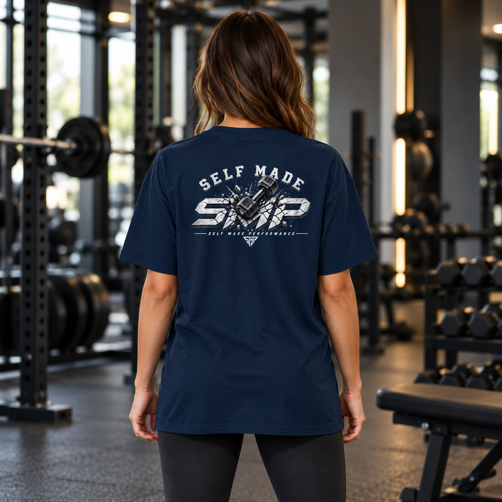 Unisex Shirt French Navy – weibliches Model, Rückansicht